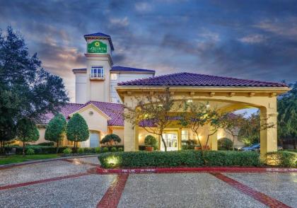 La Quinta by Wyndham Dallas North Central - image 17