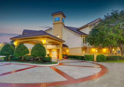 La Quinta by Wyndham Dallas - Addison Galleria - image 11