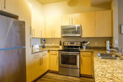 Upscale Downtown Apts with Wifi by Frontdesk Dallas Texas