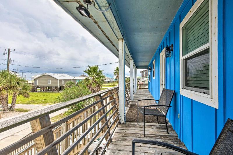 Waterfront Dauphin Island Home with Deck and Boat Dock - image 2