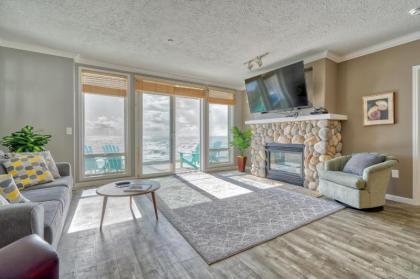 Witness Majestic Ocean Views from this Placid Apartment - image 14