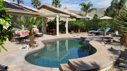 Gorgeous 2 Bedroom Home with Salt Water Pool/Spa