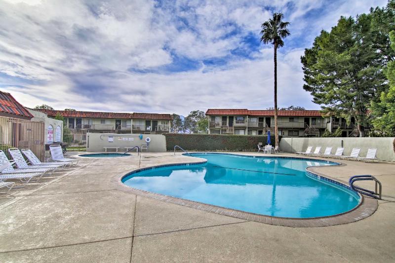 Desert Hot Springs Apt with Country Club Access - image 6