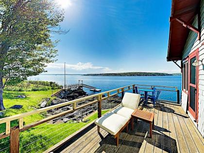 New Listing! Charming Cottage With Dock & Bay Views Cottage