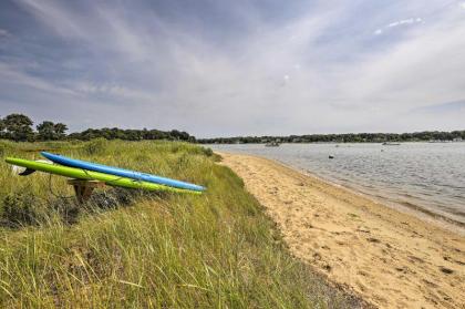 Renovated Cape Cod Home Walk to Beach and Downtown!