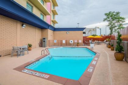 Holiday Inn Express El Paso-Central - image 11