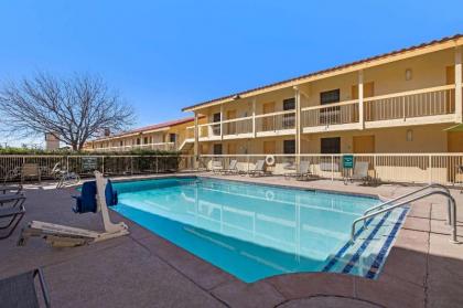 La Quinta Inn by Wyndham El Paso East Lomaland - image 12