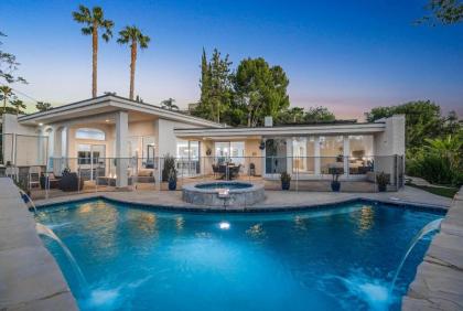 Encino Hills - Pool & Hot Tub - Koi Pond Patio home