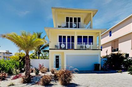 Sand Dollar - Luxe Pool & Hot Tub - Steps to Beach home