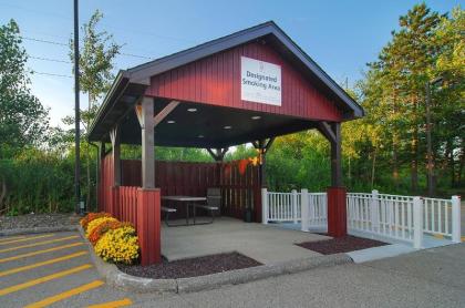 Red Roof Inn Erie – I-90 - image 13