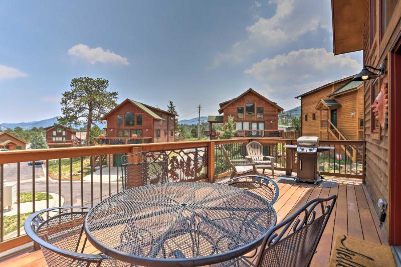 Estes Park Home with Deck and Grill - Steps from DT! - image 4