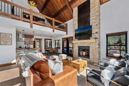 Cozy & Relaxing - Steps to Lake Estes Indoor and Outdoor Fireplace Close to it all! - image 14