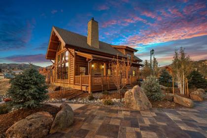 Estes Retreat - Estes Retreat - Indoor/Outdoor Fireplace Jacuzzi Quick Walk to Lake Estes - image 11