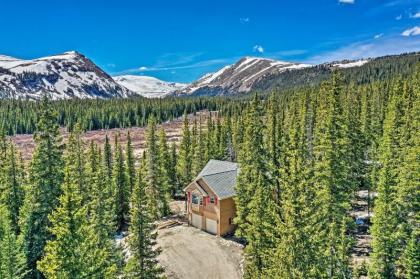 Modern Nomad Haus with Deck and Mountain Views! - image 2