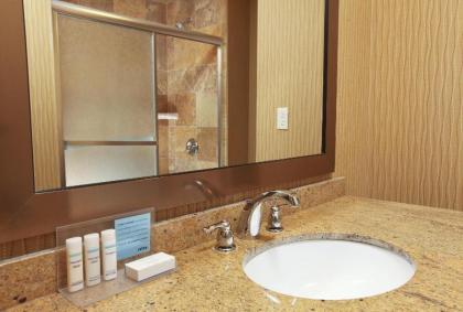 Hampton Inn & Suites Fargo Medical Center - image 11