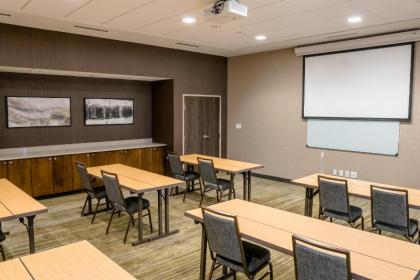 Courtyard by Marriott Fargo - image 12