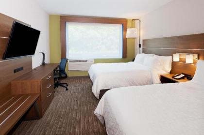 Holiday Inn Express & Suites - Fayetteville an IHG Hotel - image 1