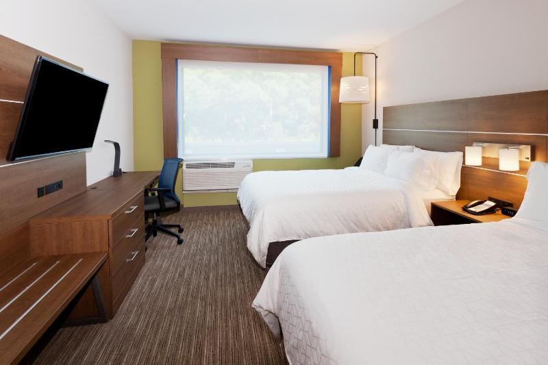 Holiday Inn Express & Suites - Fayetteville an IHG Hotel - main image