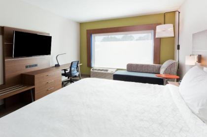 Holiday Inn Express & Suites - Fayetteville an IHG Hotel - image 6