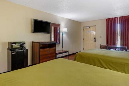 Econo Lodge Fayetteville - image 15