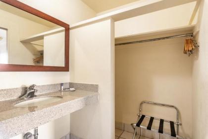 Americas Best Value Inn and Suites Flagstaff - image 10