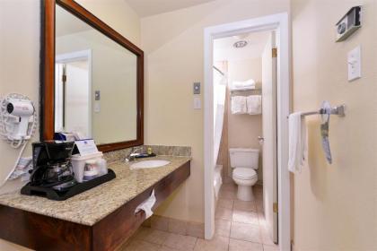 Best Western University Inn - image 7