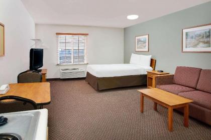 WoodSpring Suites Fort Wayne - image 12