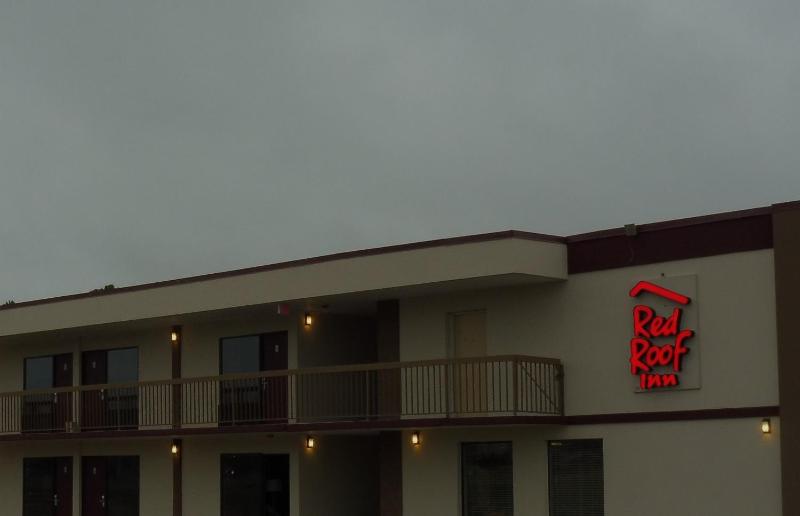 Red Roof Inn Fredericksburg South - image 3