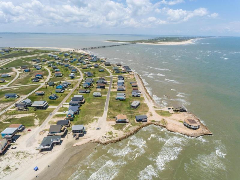 180 Degree Gulf Views Just-A-Mere Beach House Awaits Your Arrival! - image 5