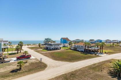 180 Degree Gulf Views Just-A-Mere Beach House Awaits Your Arrival! - image 13