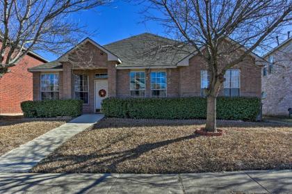 Remodeled Garland House with Gazebo and Patio by Lake!