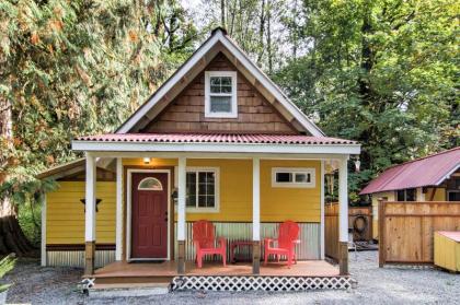 Baring Cabin - Hot Tub and Patio in Tranquil Setting