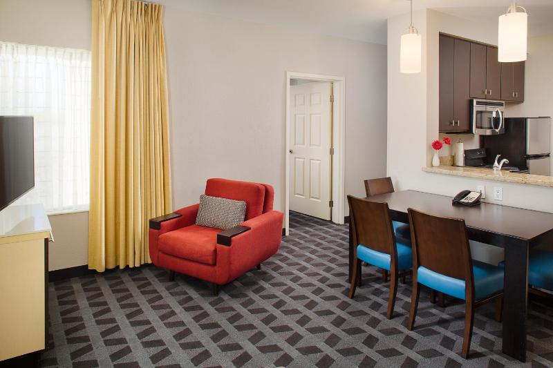 TownePlace Suites by Marriott Phoenix Goodyear - image 7