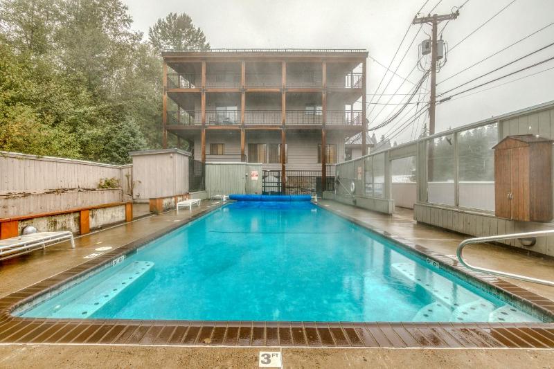 Mt Hood Condo -close to slopes with heated pool - main image