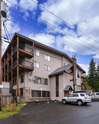 Mt Hood Condo -close to slopes with heated pool - image 3