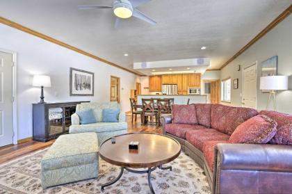 Cozy Home with Deck Less Than 1 Mi to Shadow Mountain Lake! - image 1