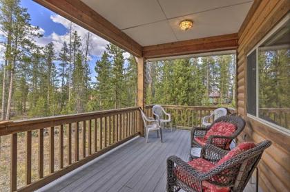 Cozy Home with Deck Less Than 1 Mi to Shadow Mountain Lake! - image 5