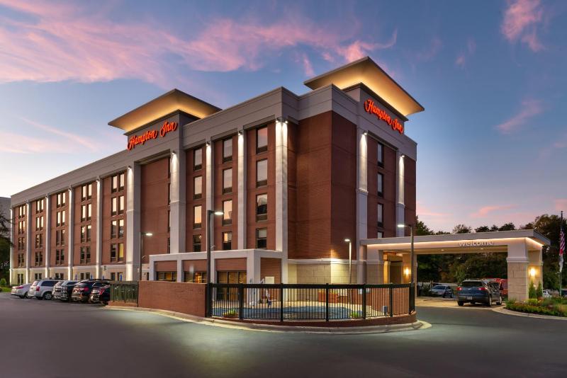 Hampton Inn Greensboro Airport - image 5