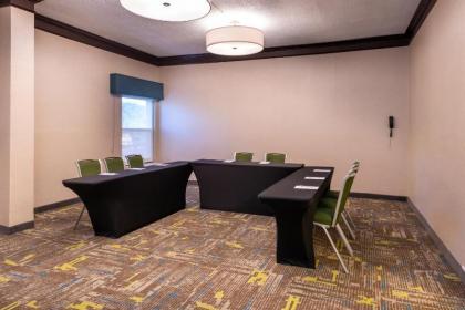 Hampton Inn Greensboro Airport - image 7