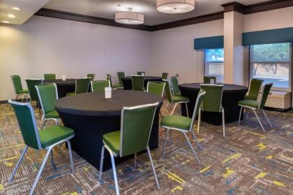 Hampton Inn Greensboro Airport - image 8