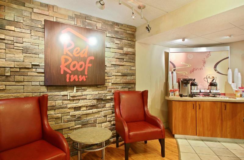 Red Roof Inn Greensboro Coliseum - image 7