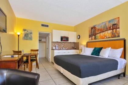 Cozy Studio Hallandale Beach near the Ocean :) - image 12