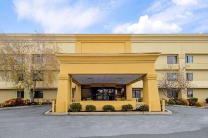 La Quinta by Wyndham Harrisburg Airport Hershey - image 8