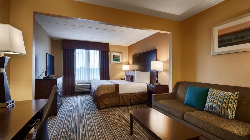 Best Western Plus Harrisburg East Inn & Suites - image 6