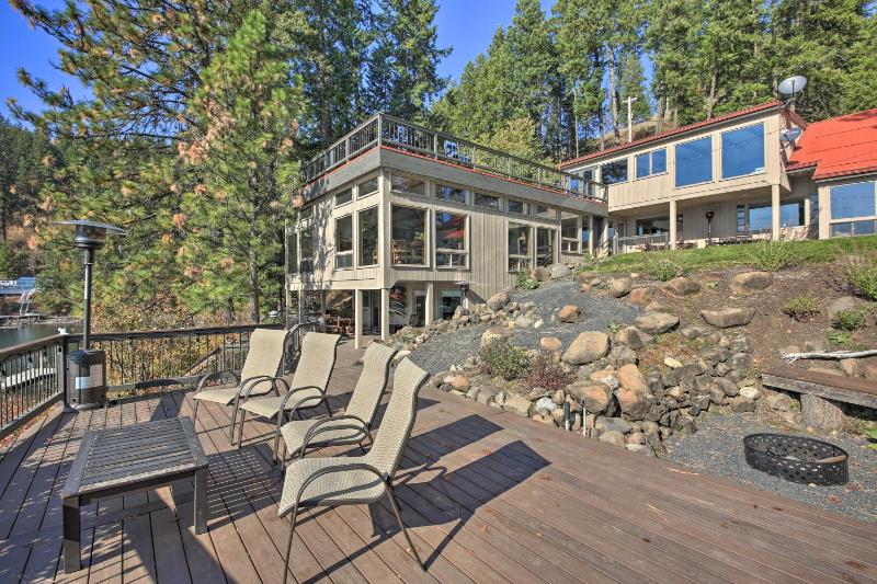 Waterfront Lake Studio with Deck and Beach Access! - image 6