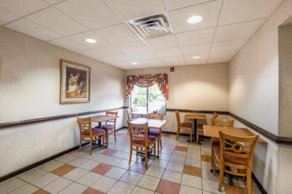 Red Roof Inn Hendersonville - image 11