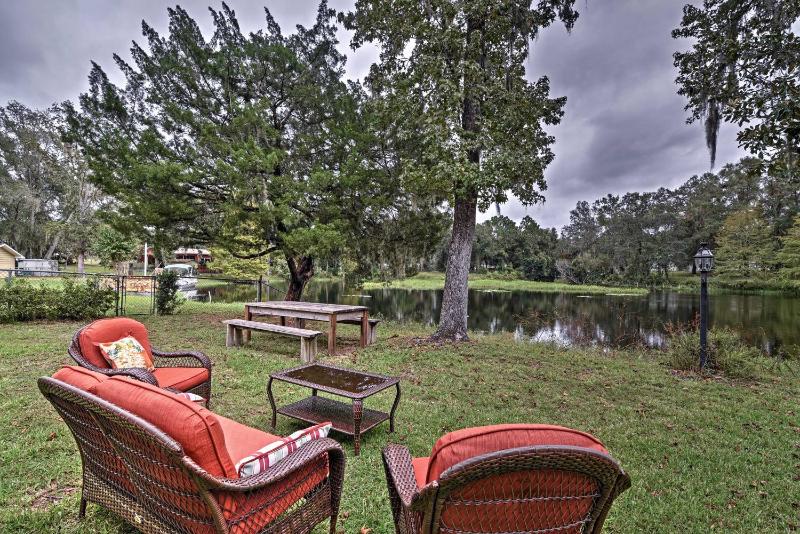 Cozy Lakefront Hernando House with Covered Patio! - main image