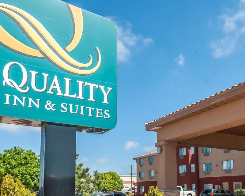 Quality Inn & Suites - image 3