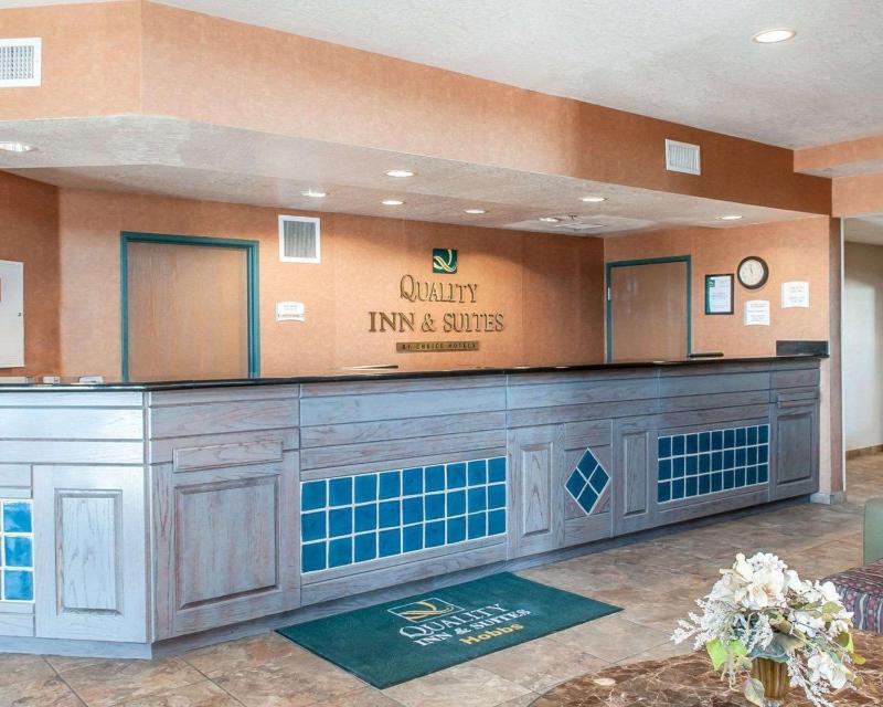 Quality Inn & Suites - image 6