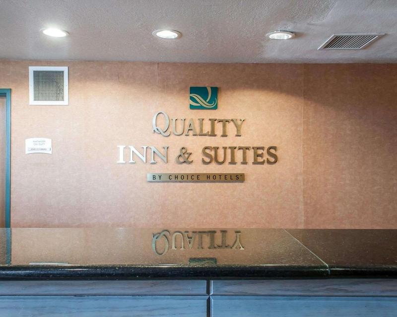 Quality Inn & Suites - image 7